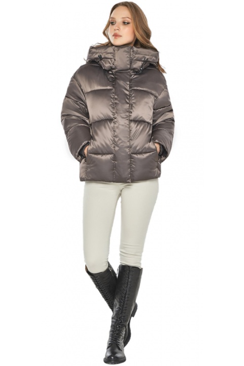 Короткая осенняя капучиновая женская куртка в стиле кэжуал модель 60085  фото 1