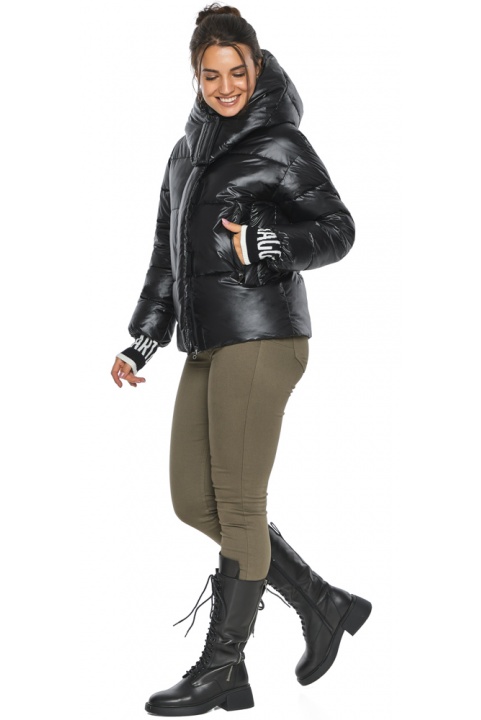 Куртка черная женская короткая для носки осенью модель 44520 Braggart "Angel's Fluff" фото 1