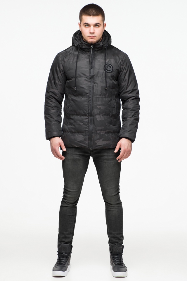 Камуфлированная зимняя куртка на мужчину чёрная модель 25020 Braggart "Youth" фото 2
