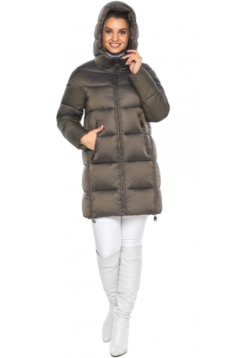 Женская капучиновая куртка зимняя с вместительными карманами модель 51120 Braggart "Angel's Fluff" фото 1
