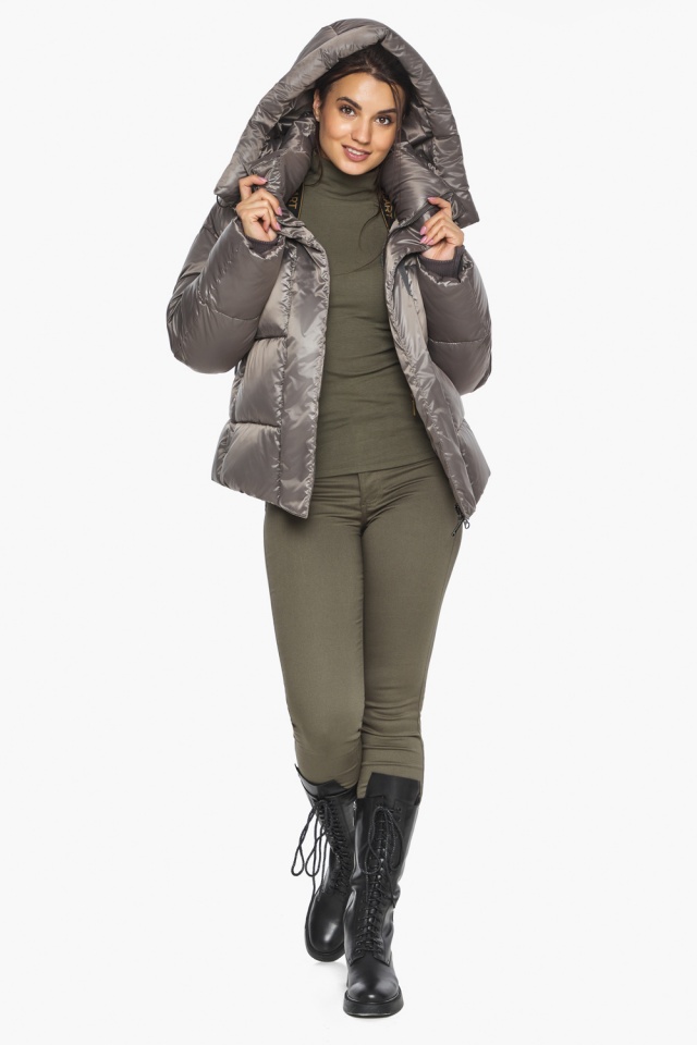 Куртка капучиновая стильная женская зимняя модель 44210 Braggart "Angel's Fluff" фото 2
