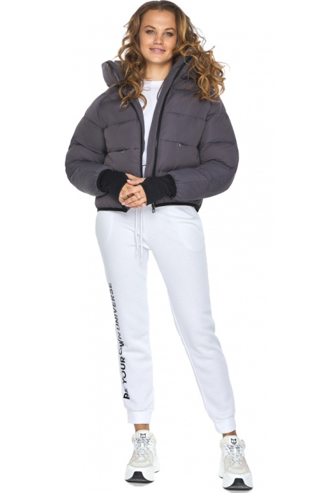 Куртка короткая женская осенне-весенняя графитовая модель 26420 Youth фото 1