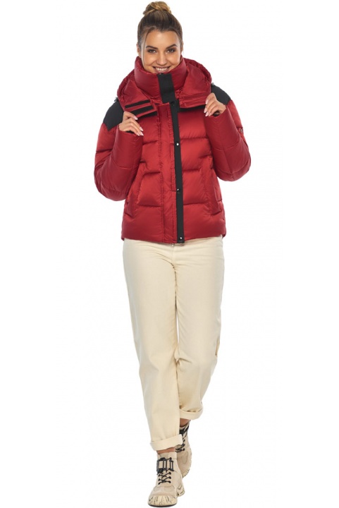 Рубиновая куртка трендовая женская осенняя модель 57520 Braggart "Angel's Fluff" фото 1