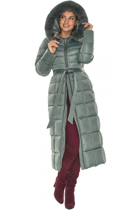 Зимняя женская приталенная куртка цвет турмалин модель 59485 Braggart "Angel's Fluff" фото 1