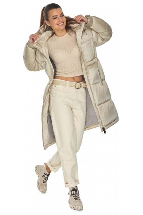 Приталенная женская куртка цвет кварцевый модель 57240 Braggart "Angel's Fluff" фото 1