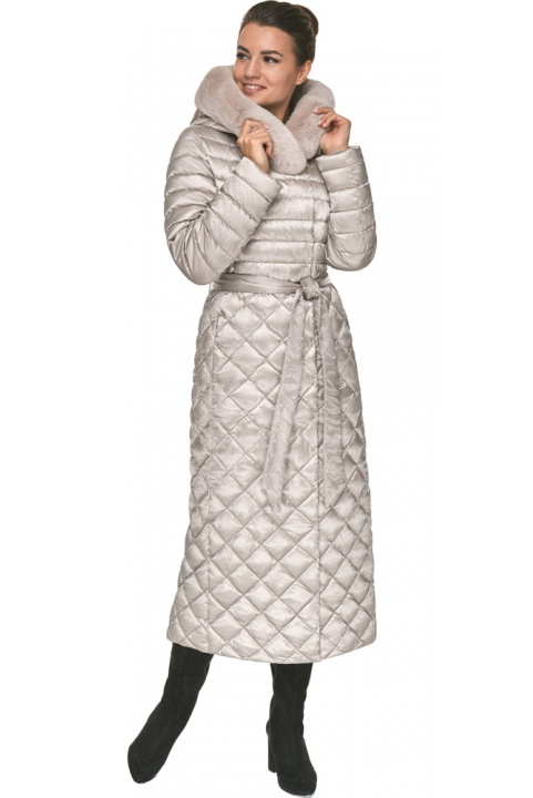 Куртка жіноча подовжена колір перламутровий світло-сірий модель 31012 Braggart "Angel's Fluff" фото 1