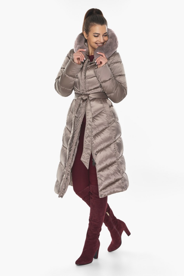 Жіноча курточка елегантна зимова колір аметрин модель 56586 Braggart "Angel's Fluff" фото 3